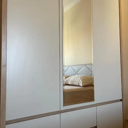 Jonildo's Daire Golem (Tirana)