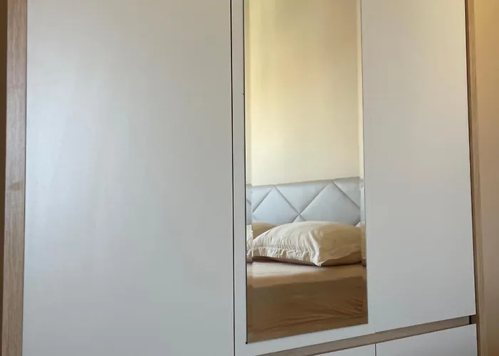 Jonildo's Appartement Golem (Tirana)